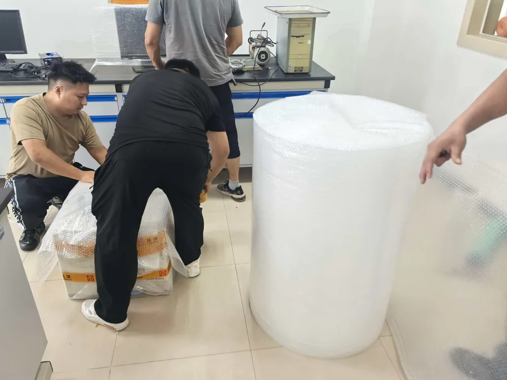 设备外围缓冲材料包裹