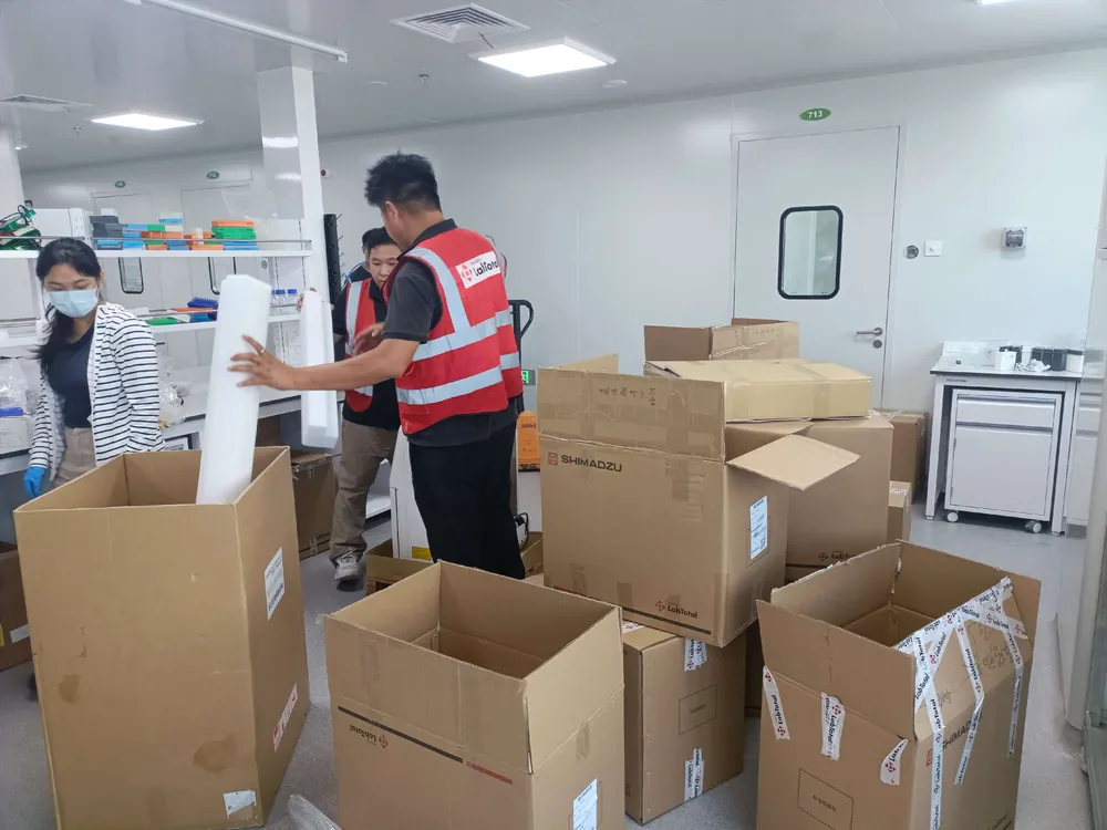 设备与纸箱分类整理